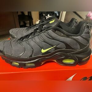 Nike air max plus night ops